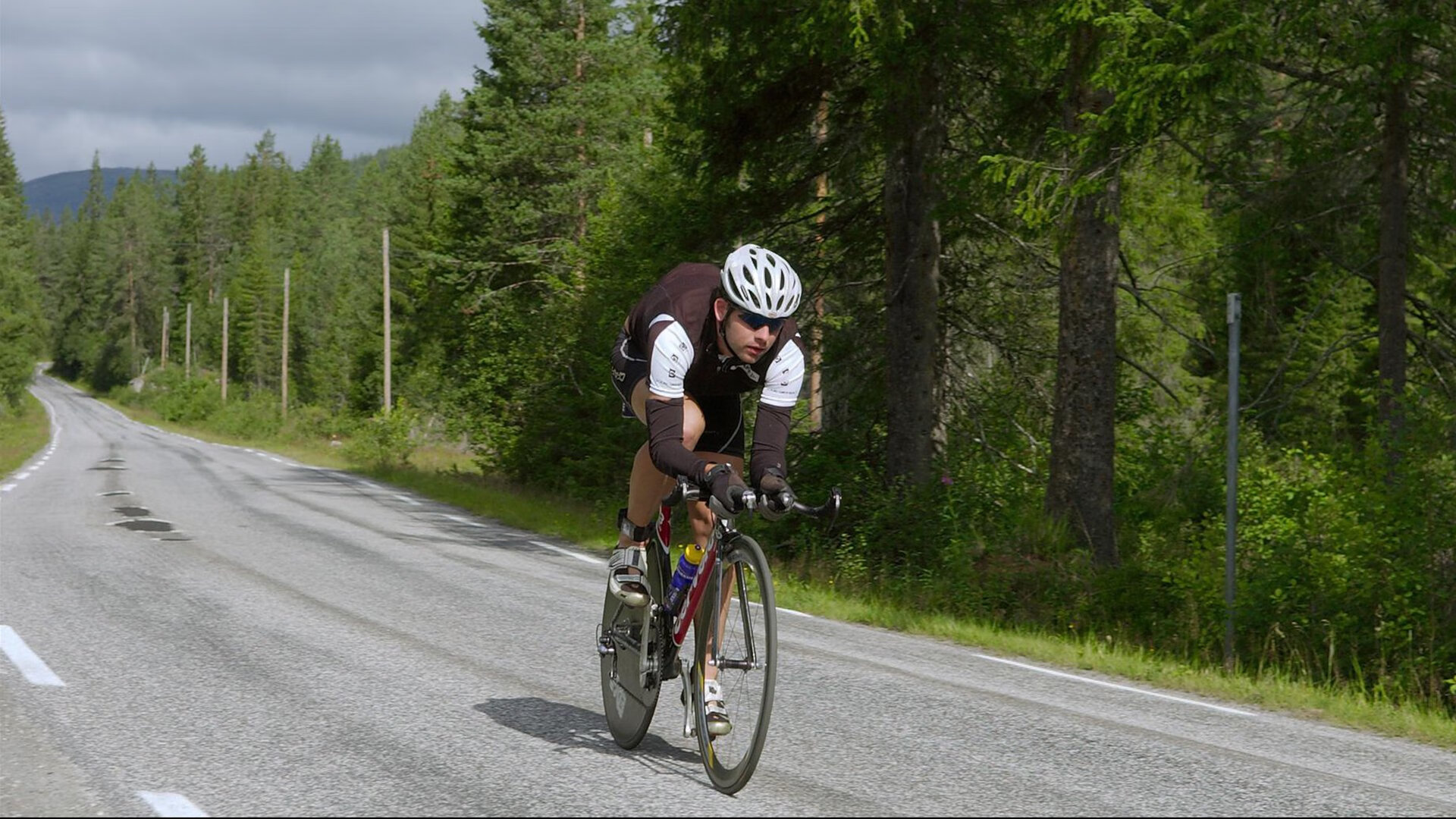 中国花样游泳队巴黎奥运备战冲刺 新编排惊艳国际赛场